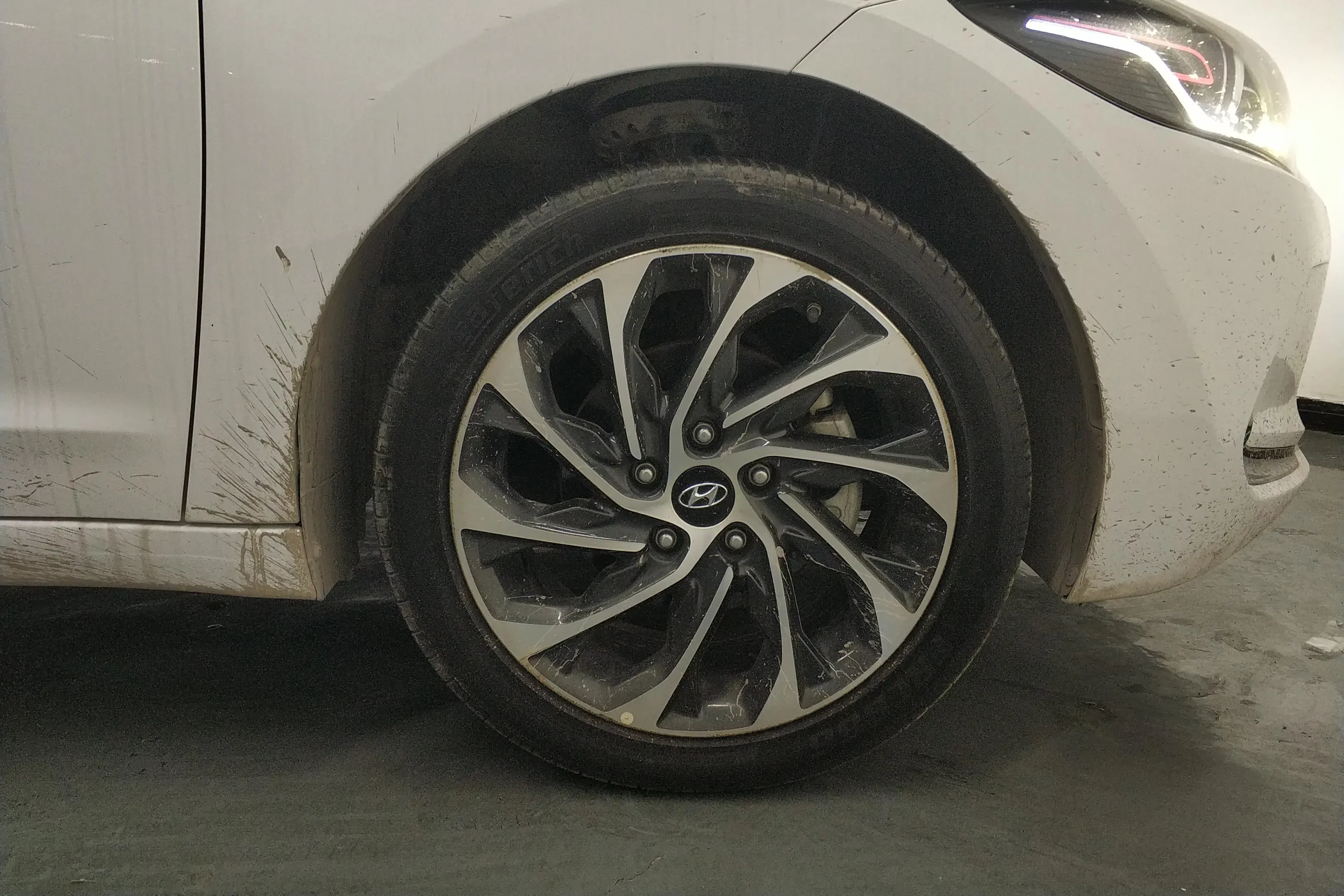 Hyundai Elantra Lingdong