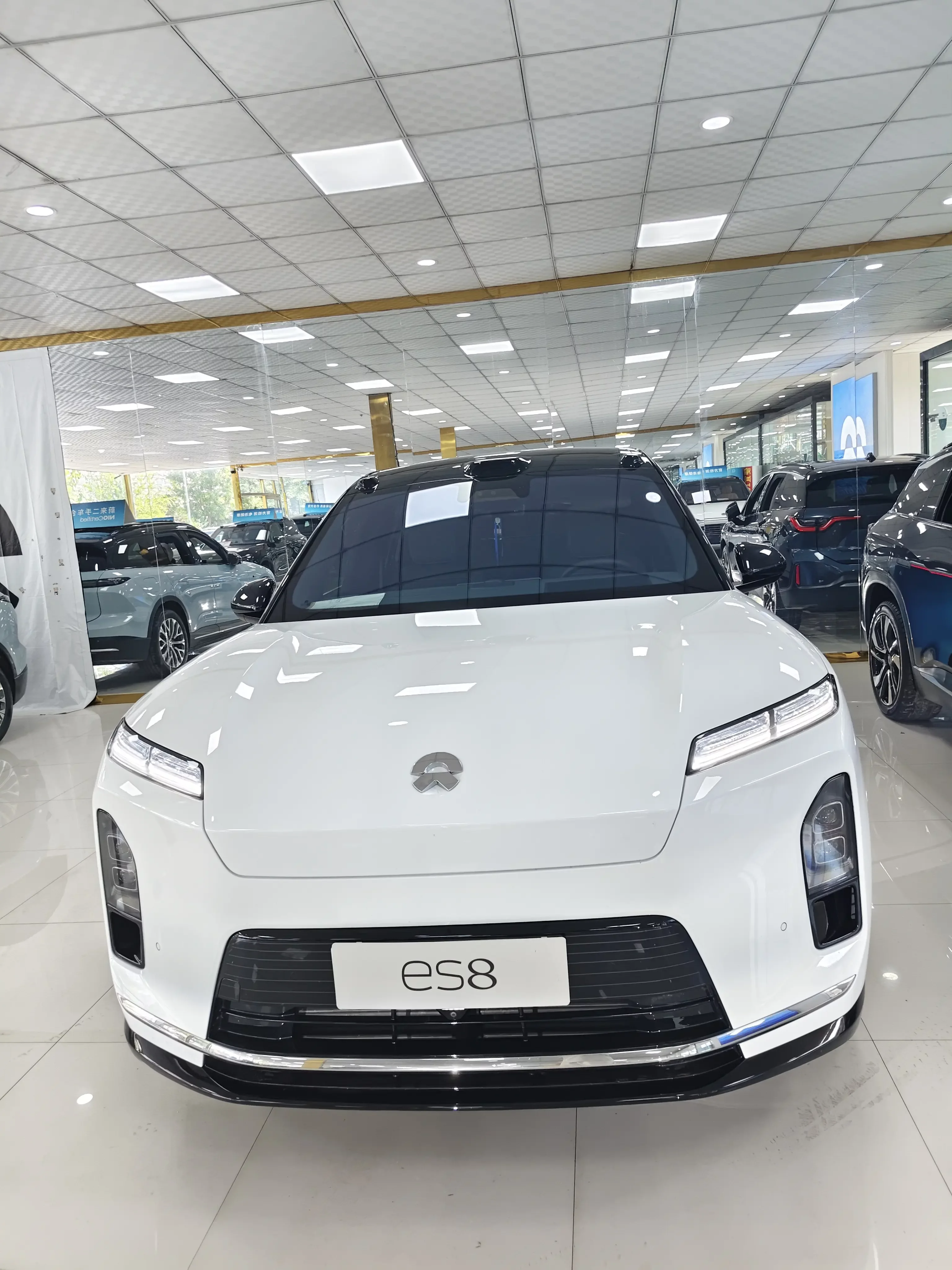 NIO ES8