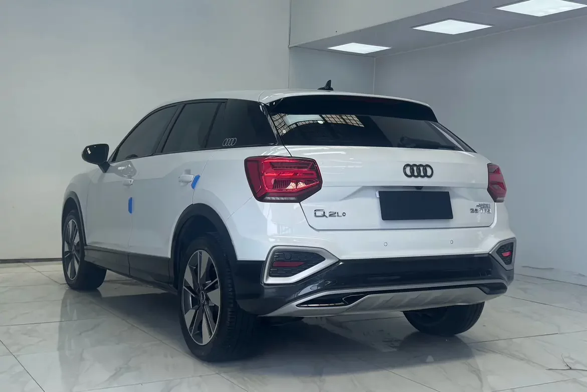 Audi Q2L