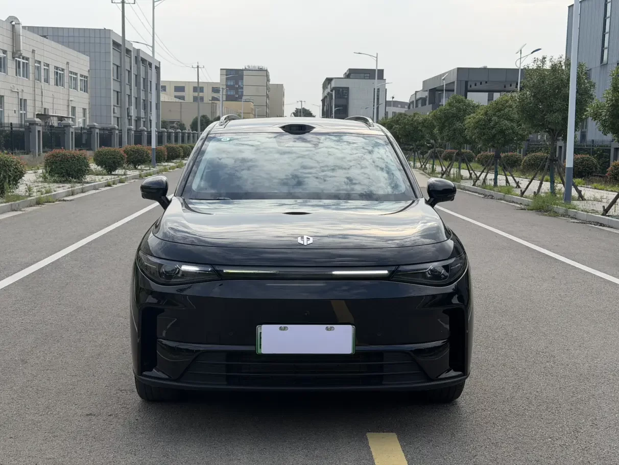 Leapmotor C16
