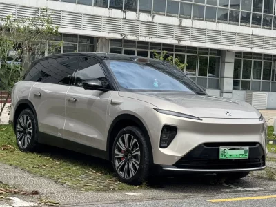 NIO ES8