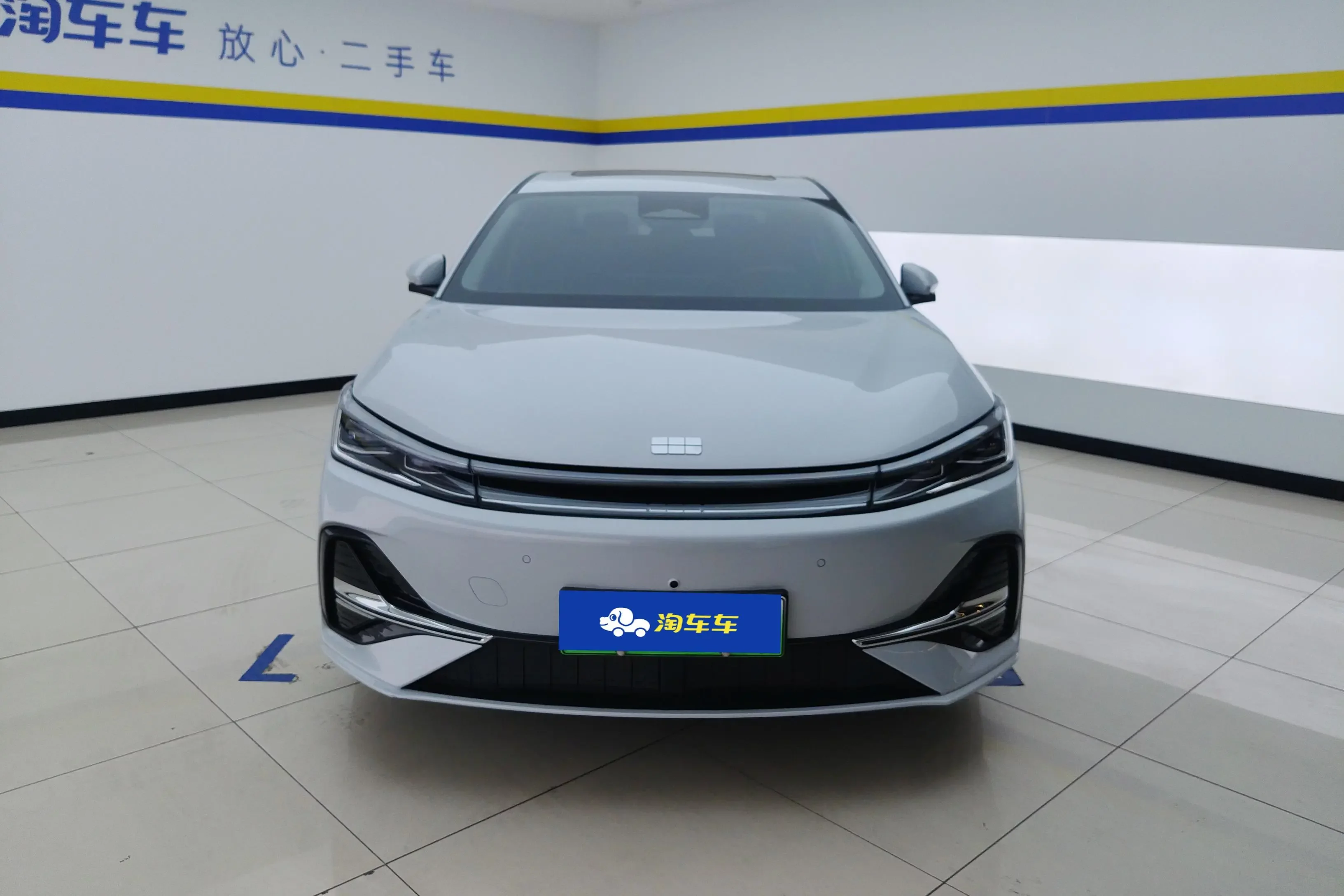 Geely Galaxy A7 EM