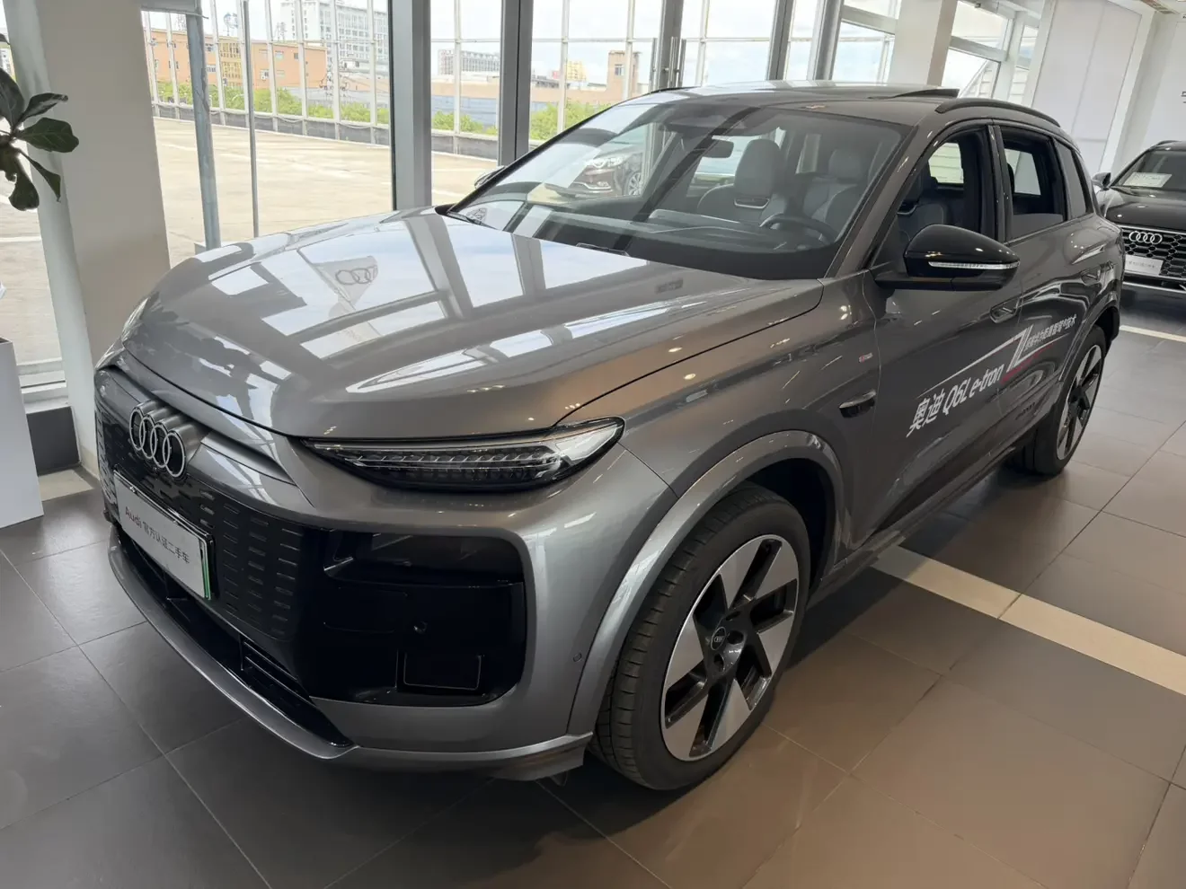 Audi Q6L e-tron