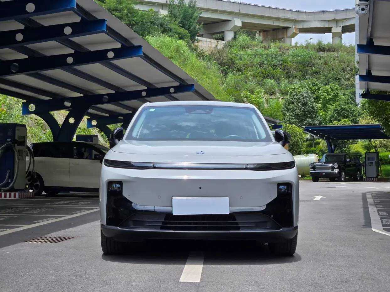 Leapmotor B10