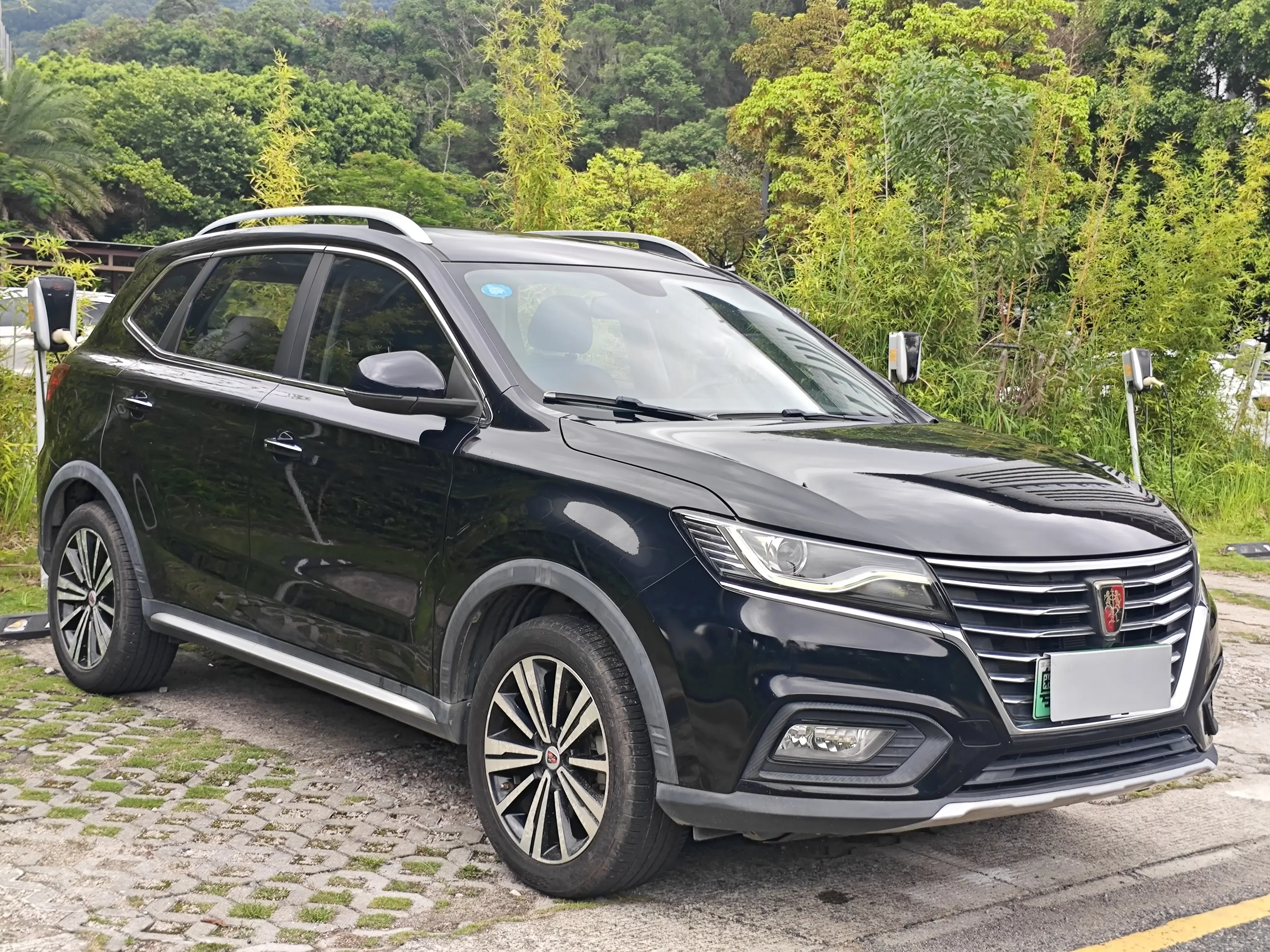 Roewe eRX5