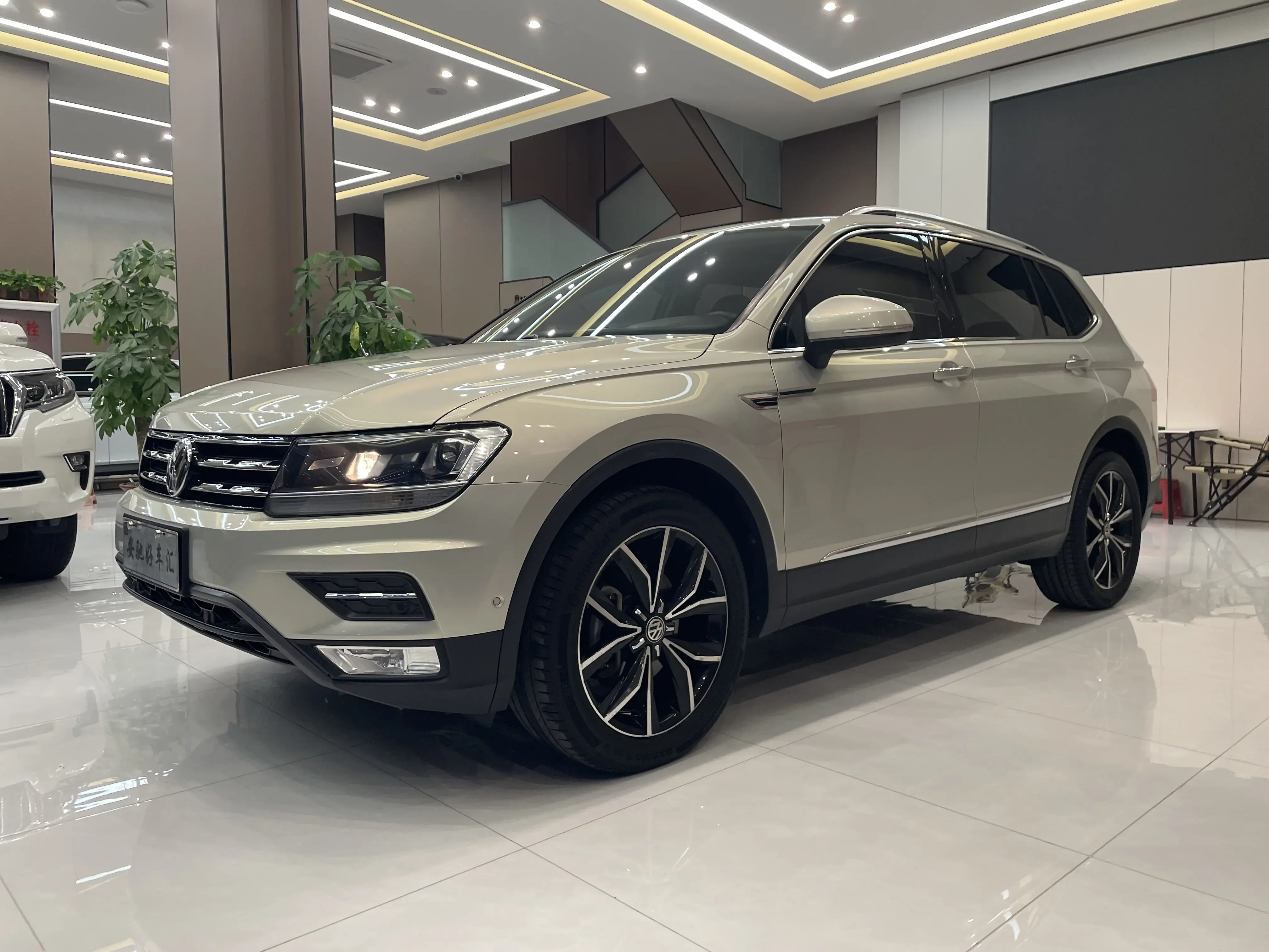 Volkswagen Tiguan L