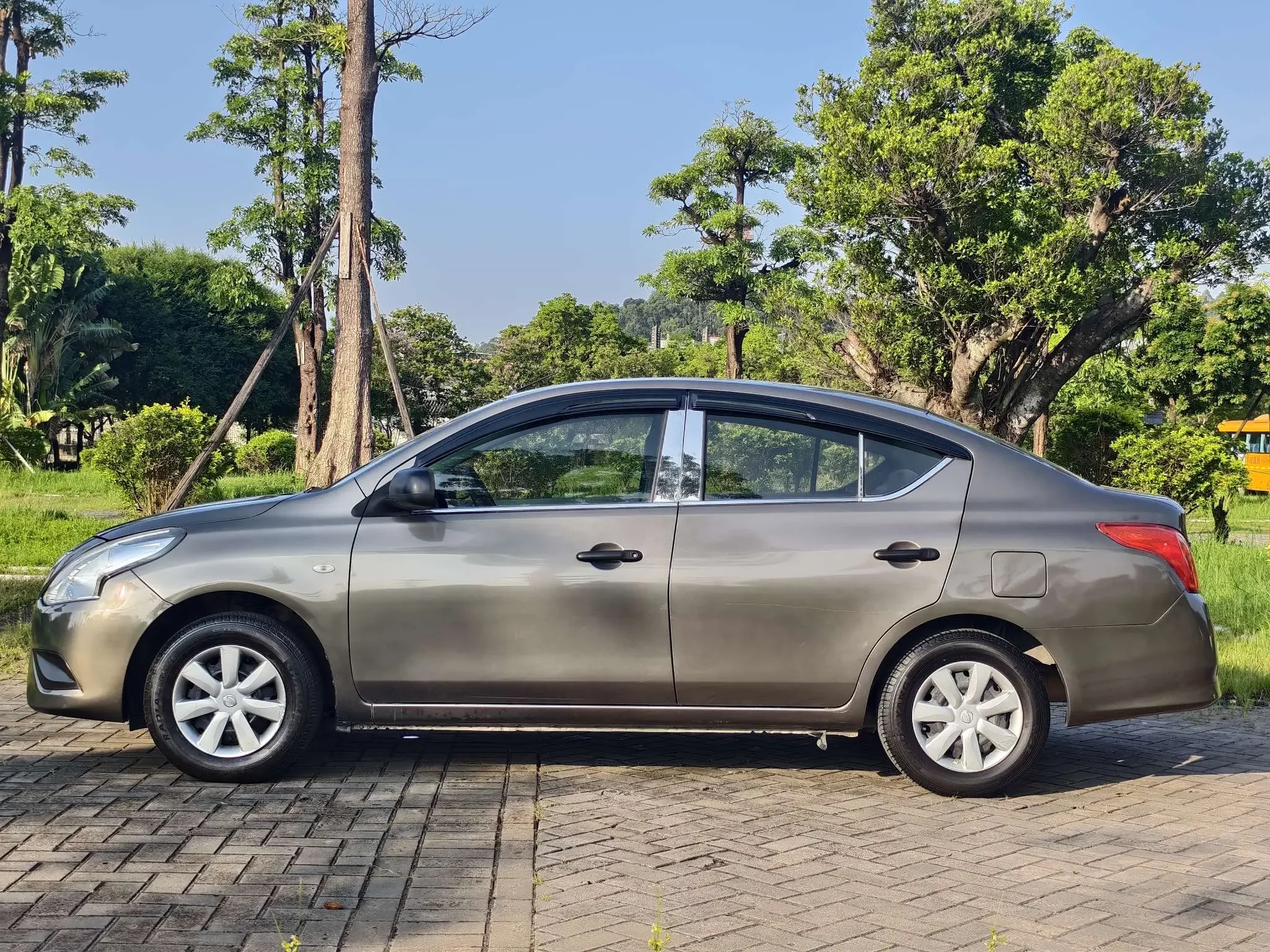 Nissan Sunlight