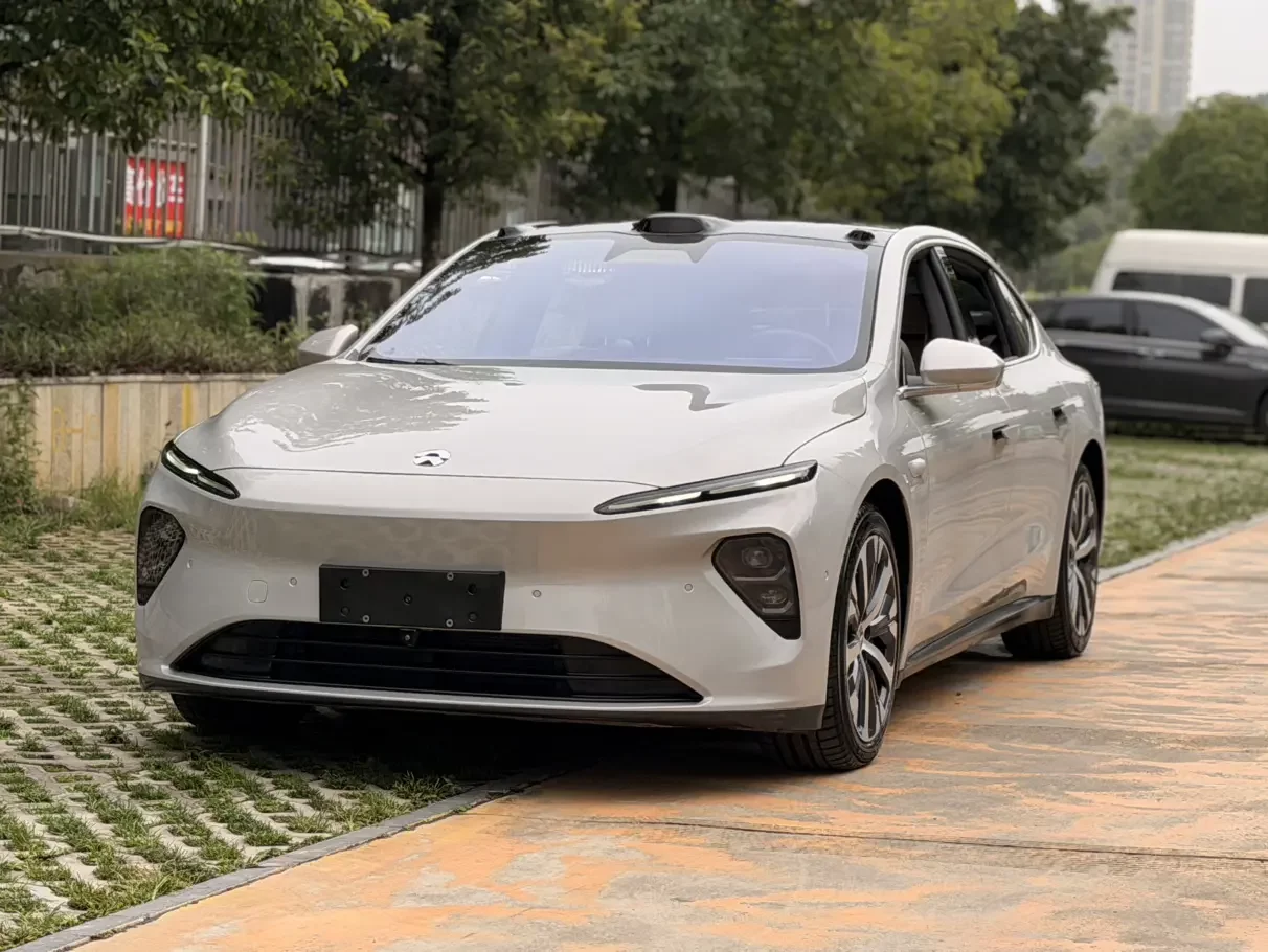 NIO ET7