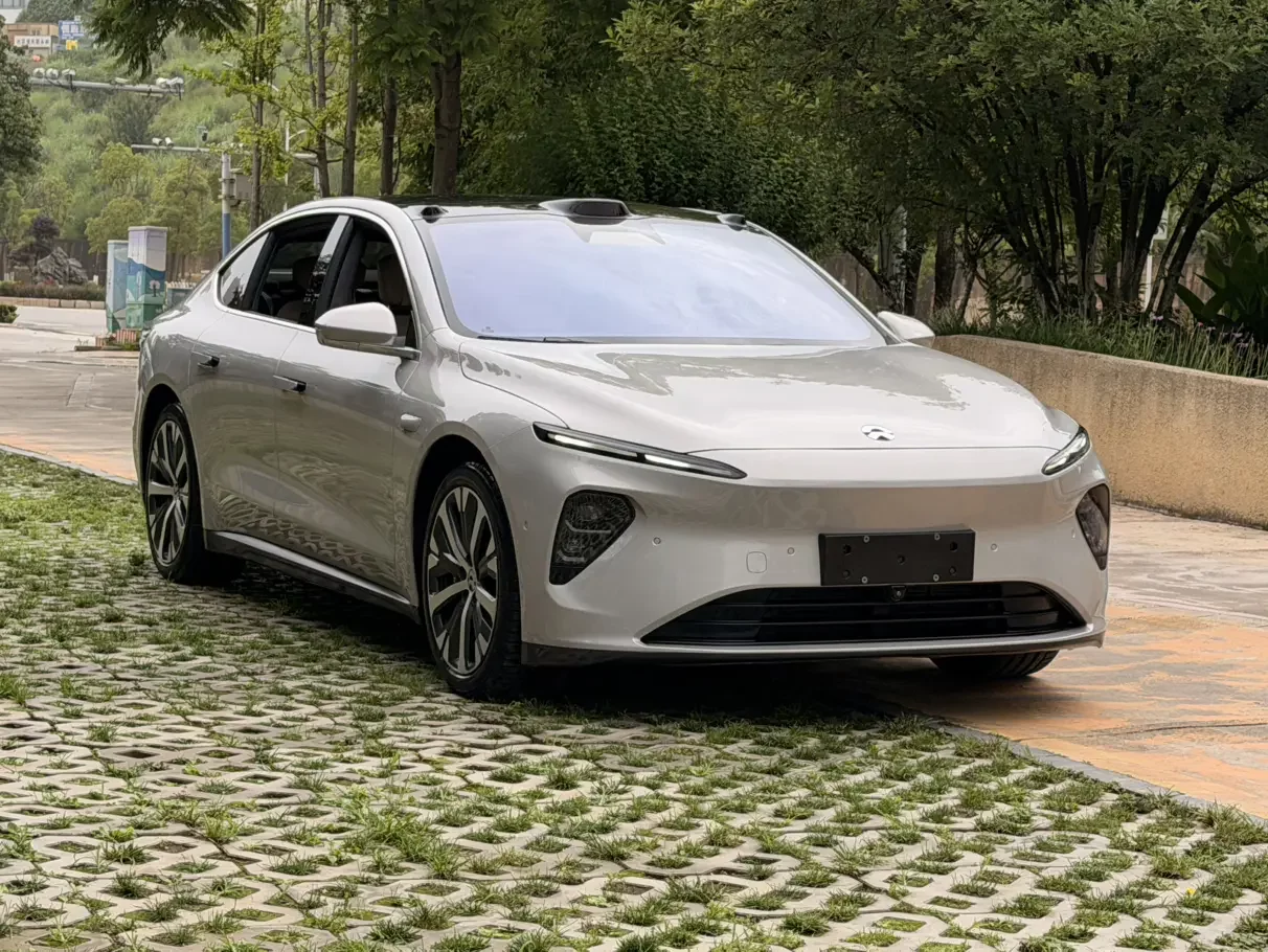 NIO ET7