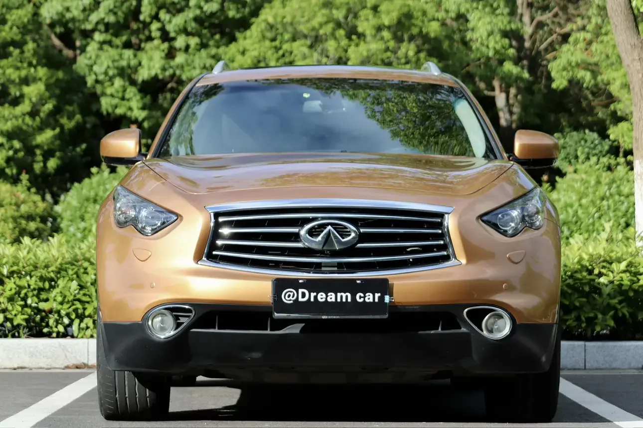 Infiniti QX70
