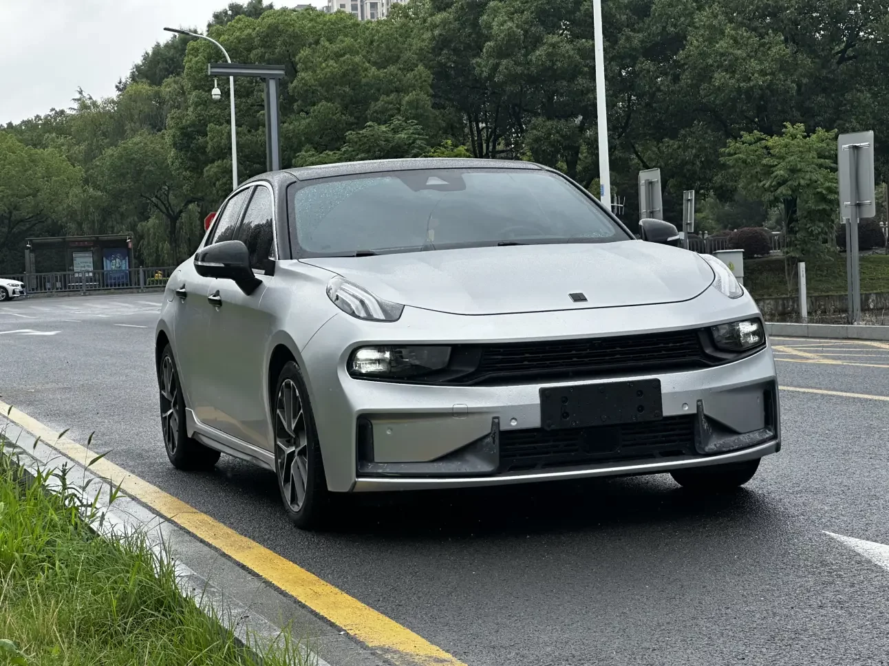 Lynk & Co 03