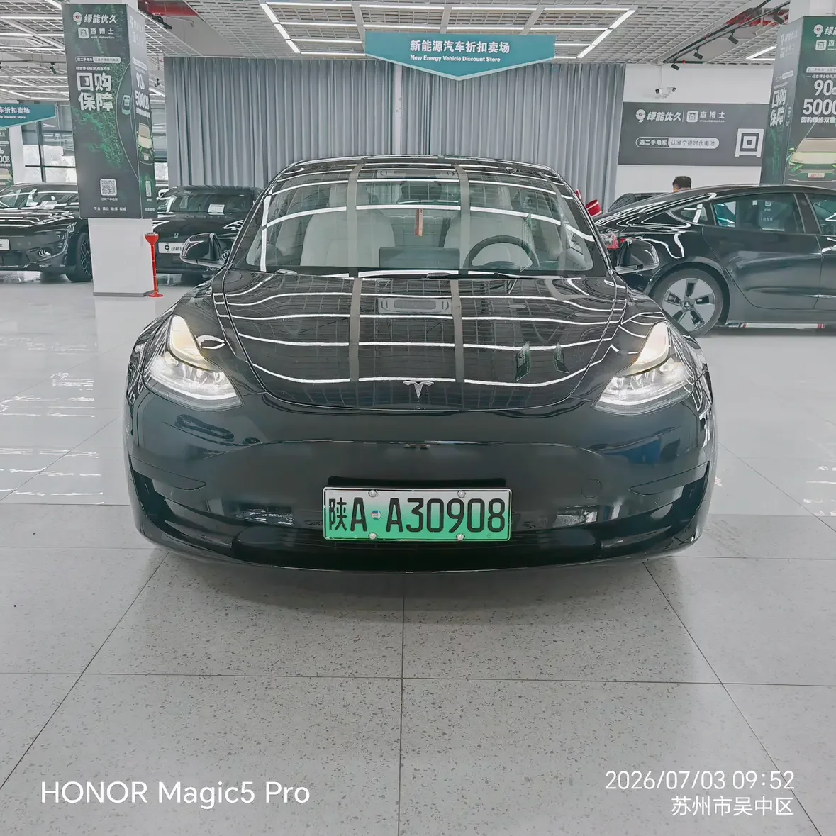 TESLA MODEL 3