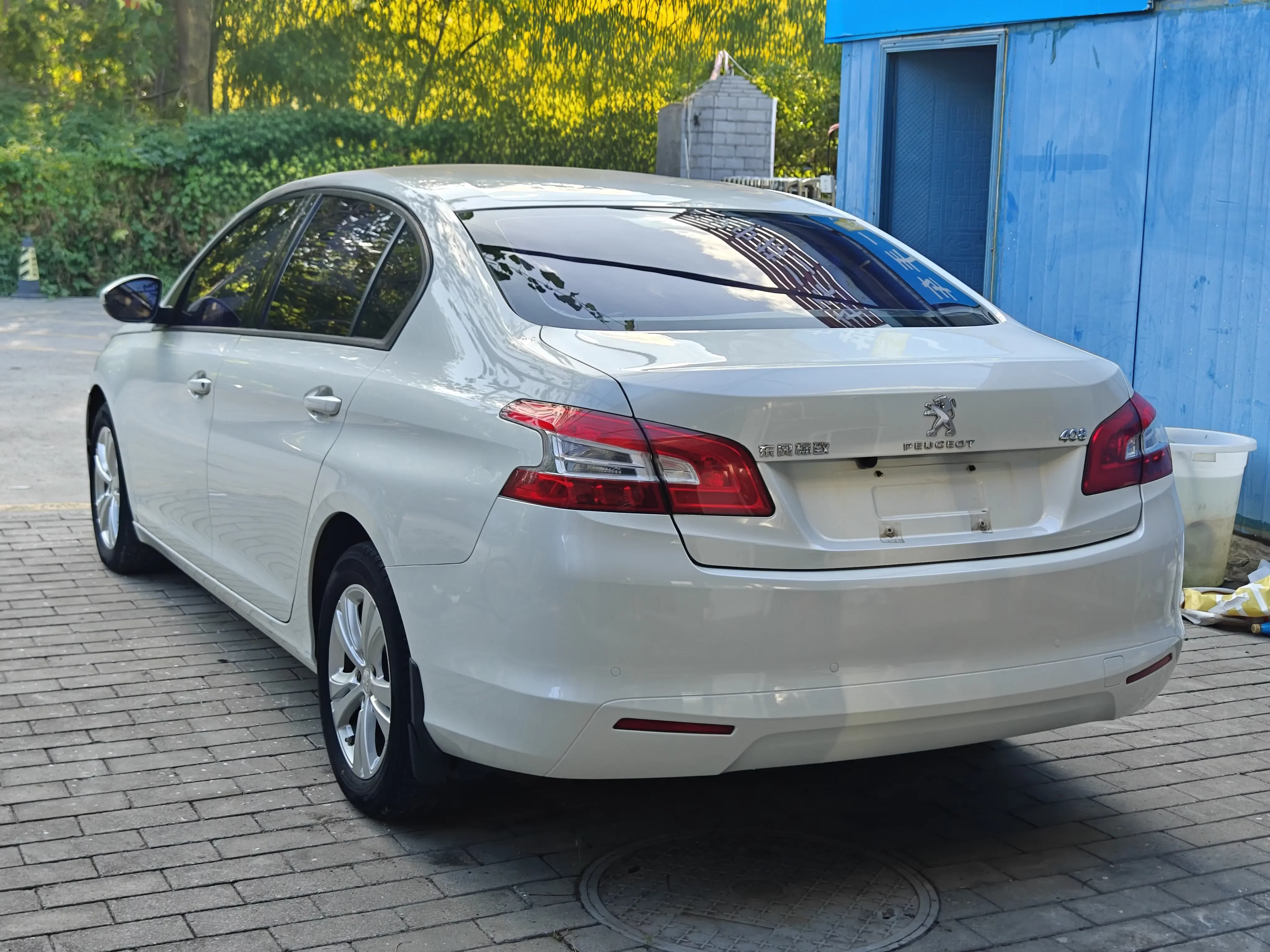 Peugeot 408