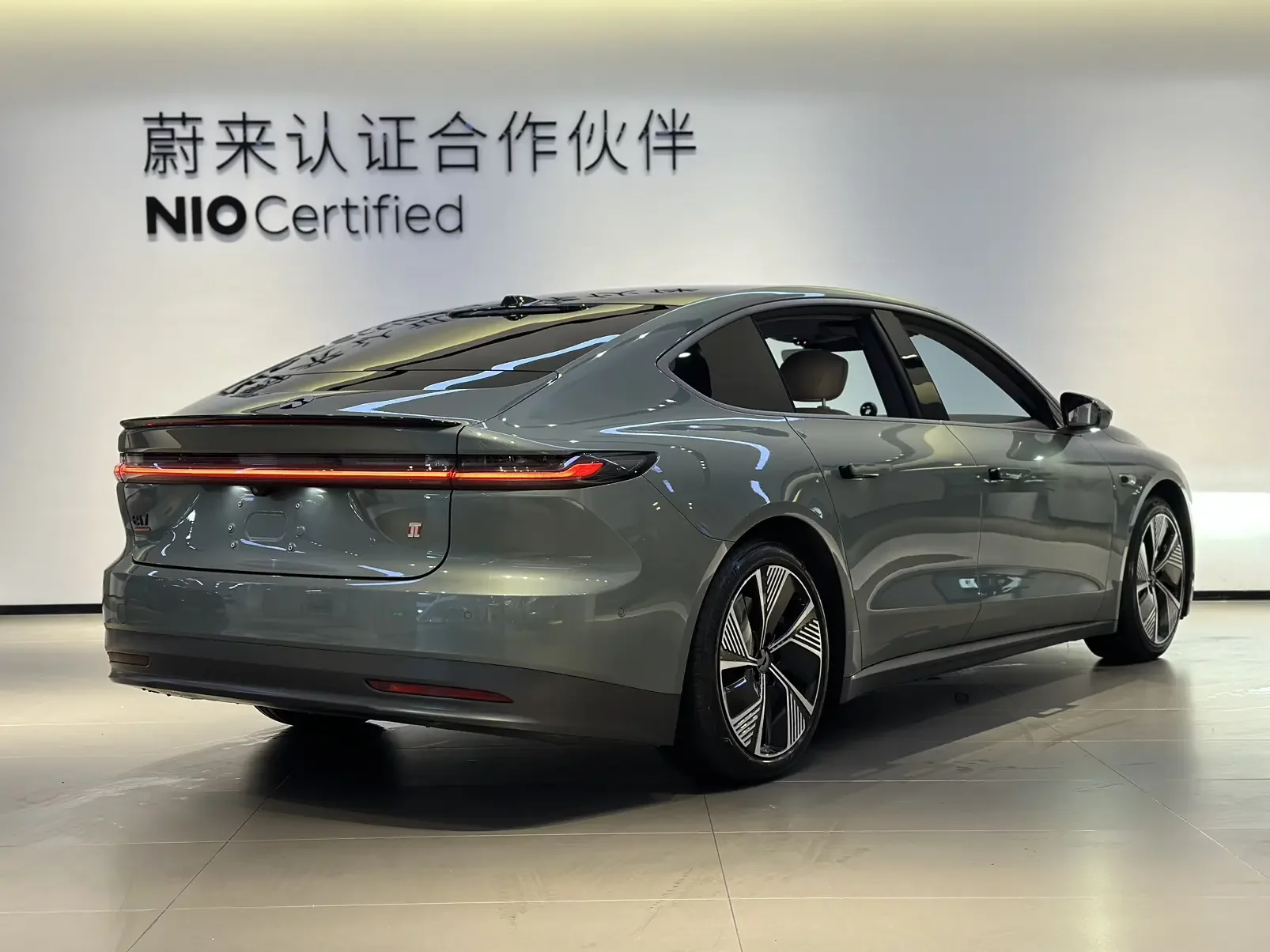 NIO ET7