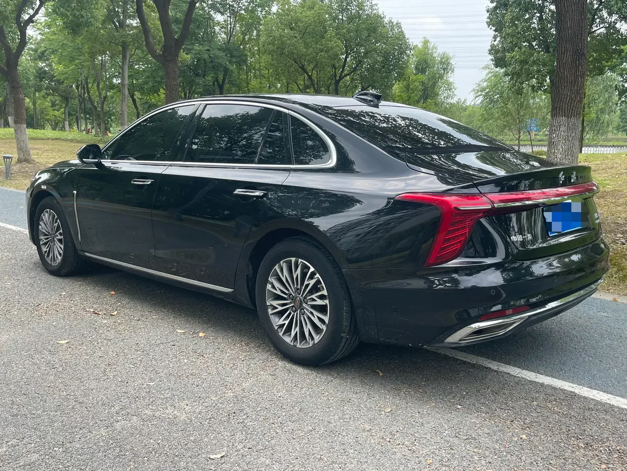 Hongqi H5