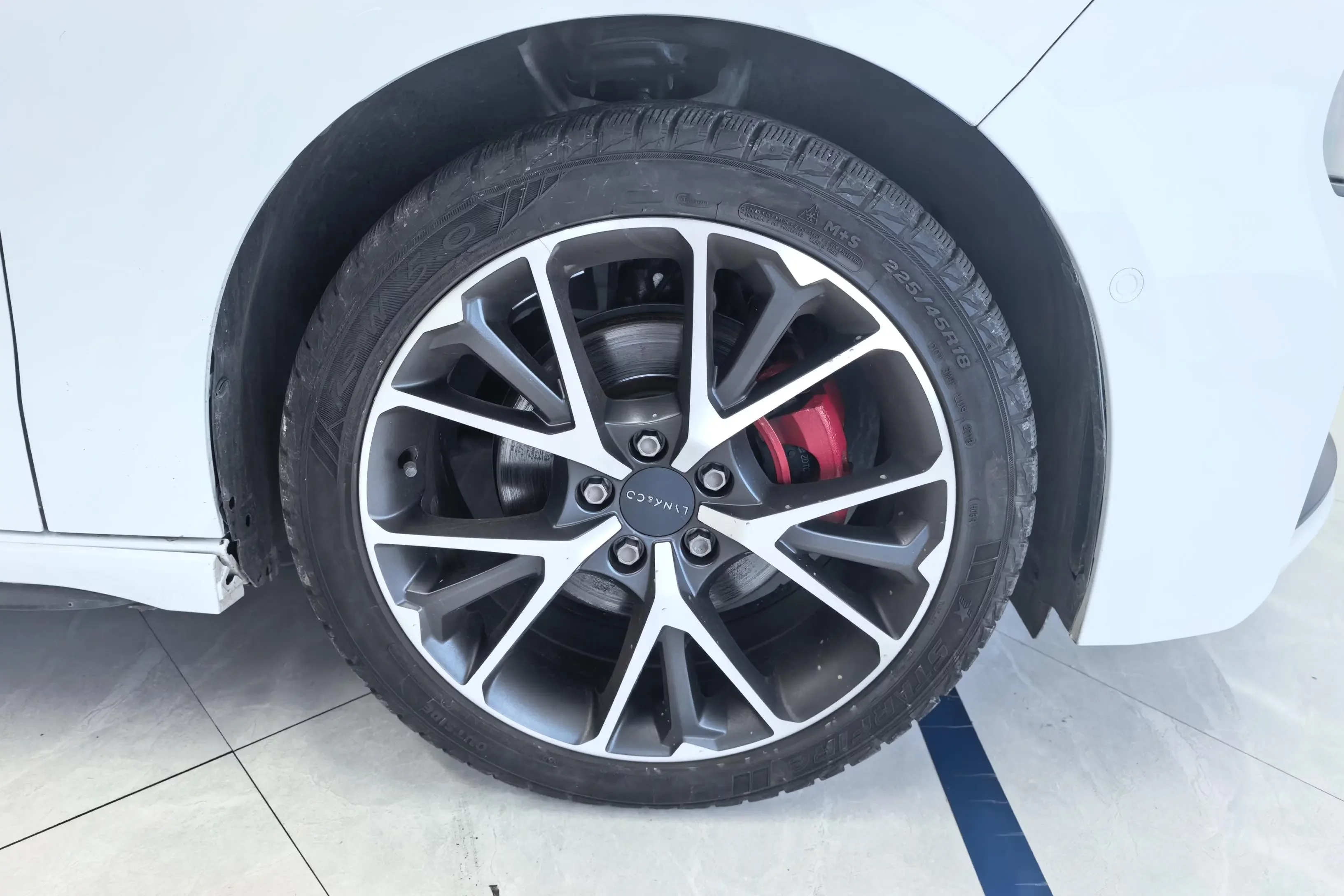 Lynk & Co 03