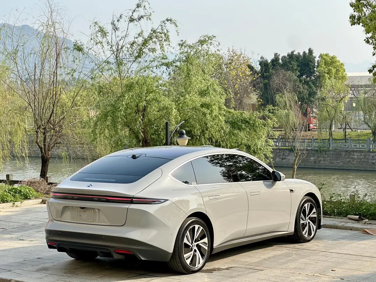 NIO ET5