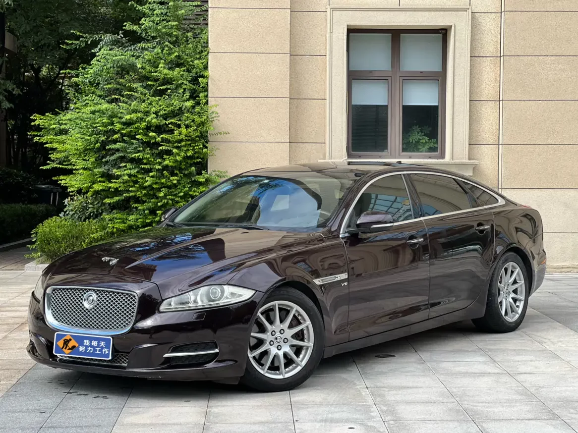 Jaguar XJ