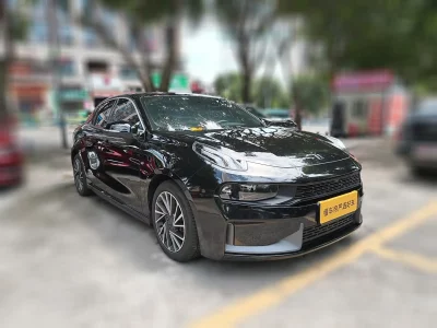 Lynk & Co 03