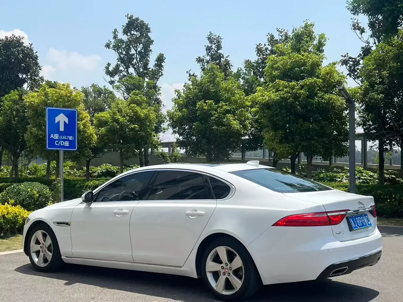 Jaguar XFL