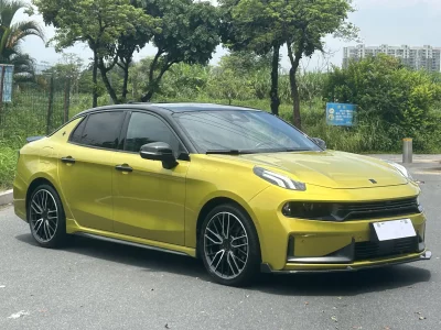 Lynk & Co 03