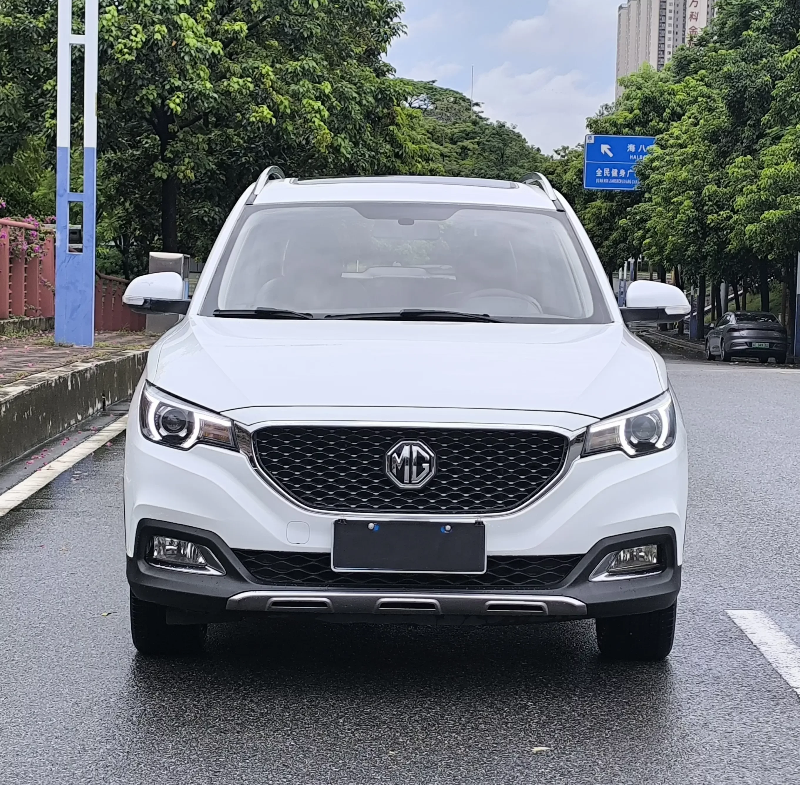 MG ZS