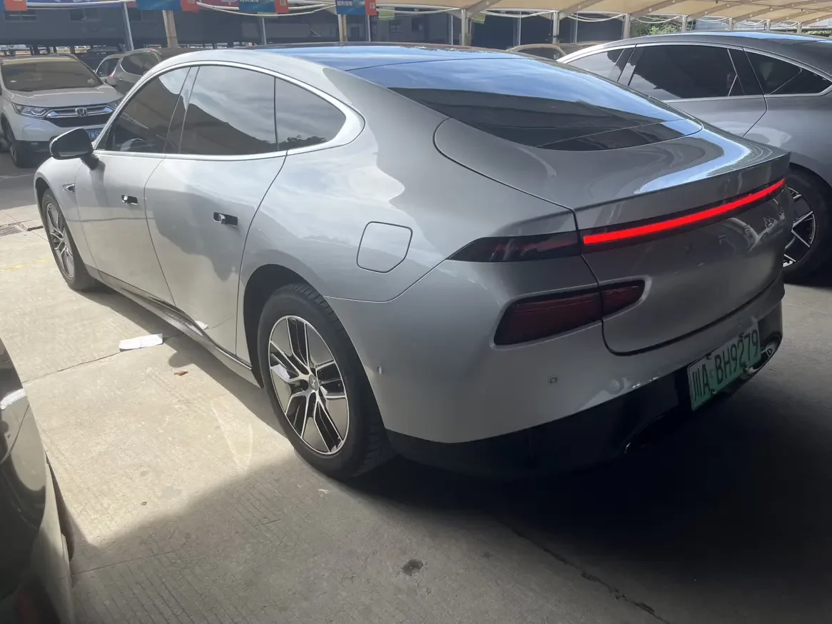 XPeng P7