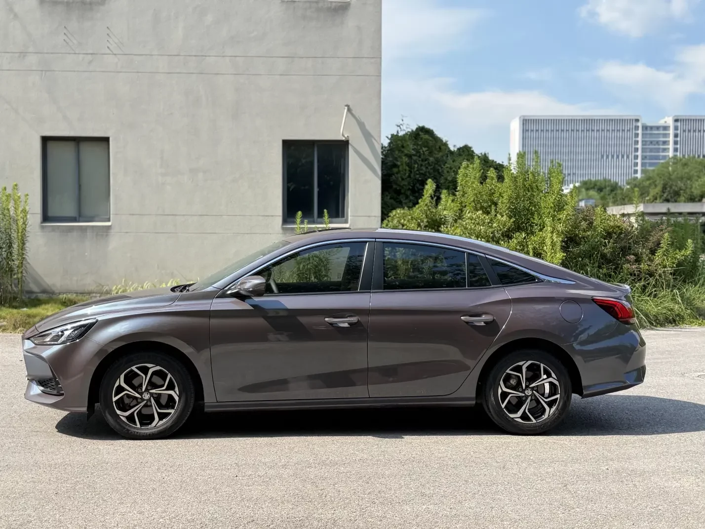 MG 5
