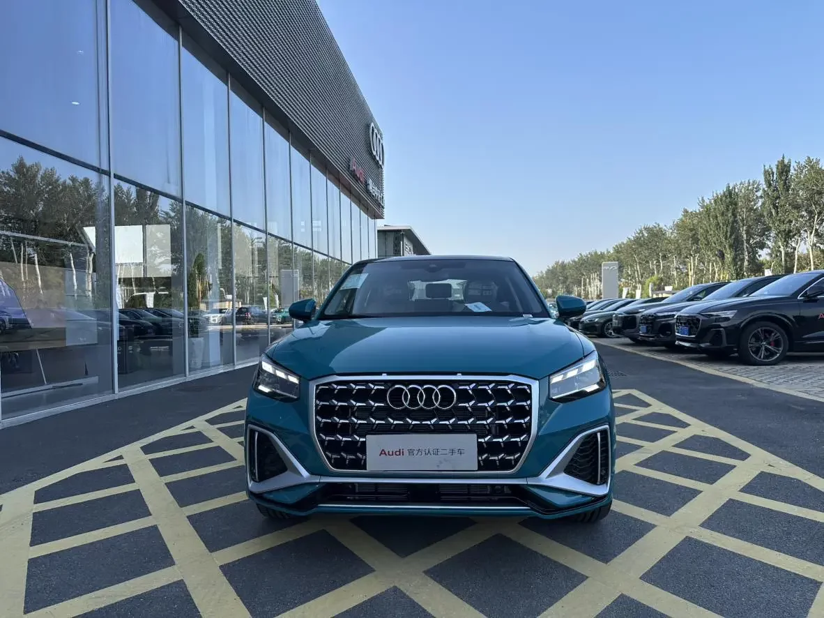 Audi Q2L