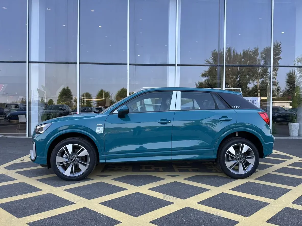 Audi Q2L