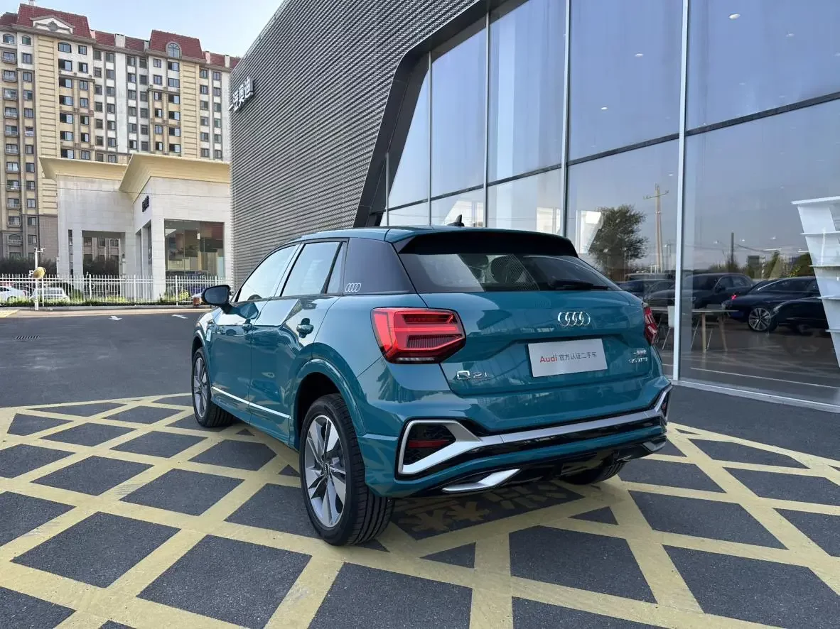 Audi Q2L