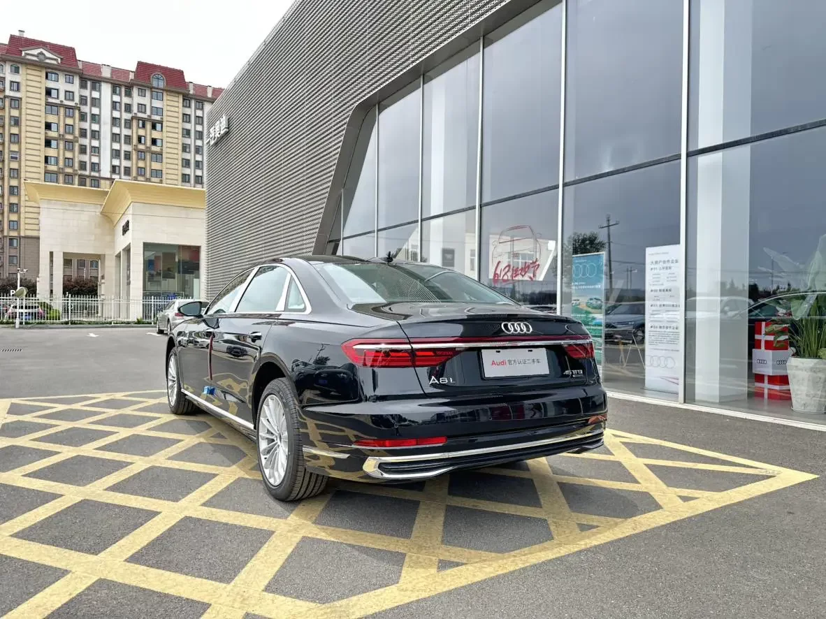 Audi A8