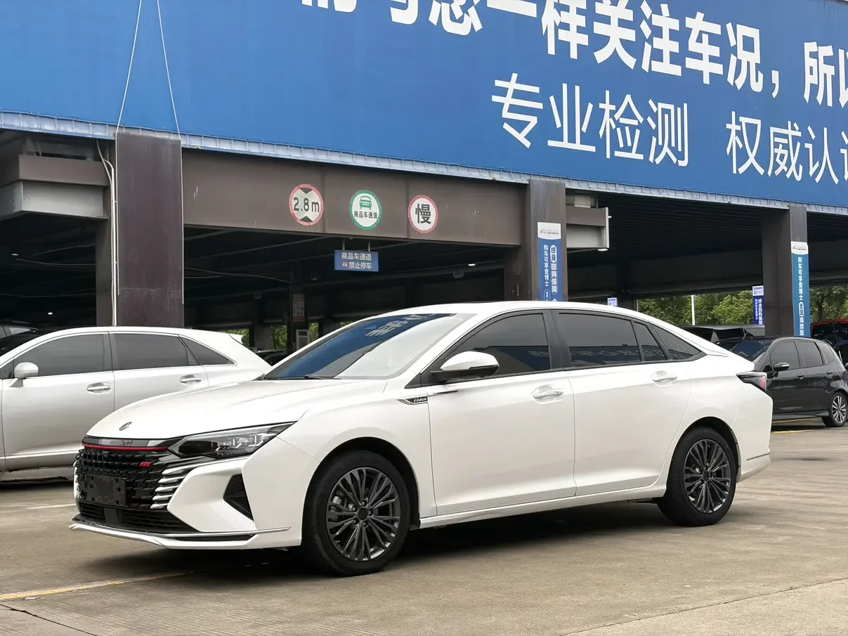 Dongfeng Yixuan MAX