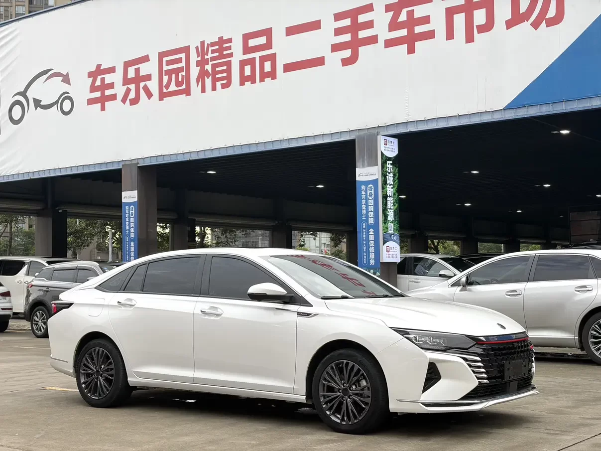 Dongfeng Yixuan MAX