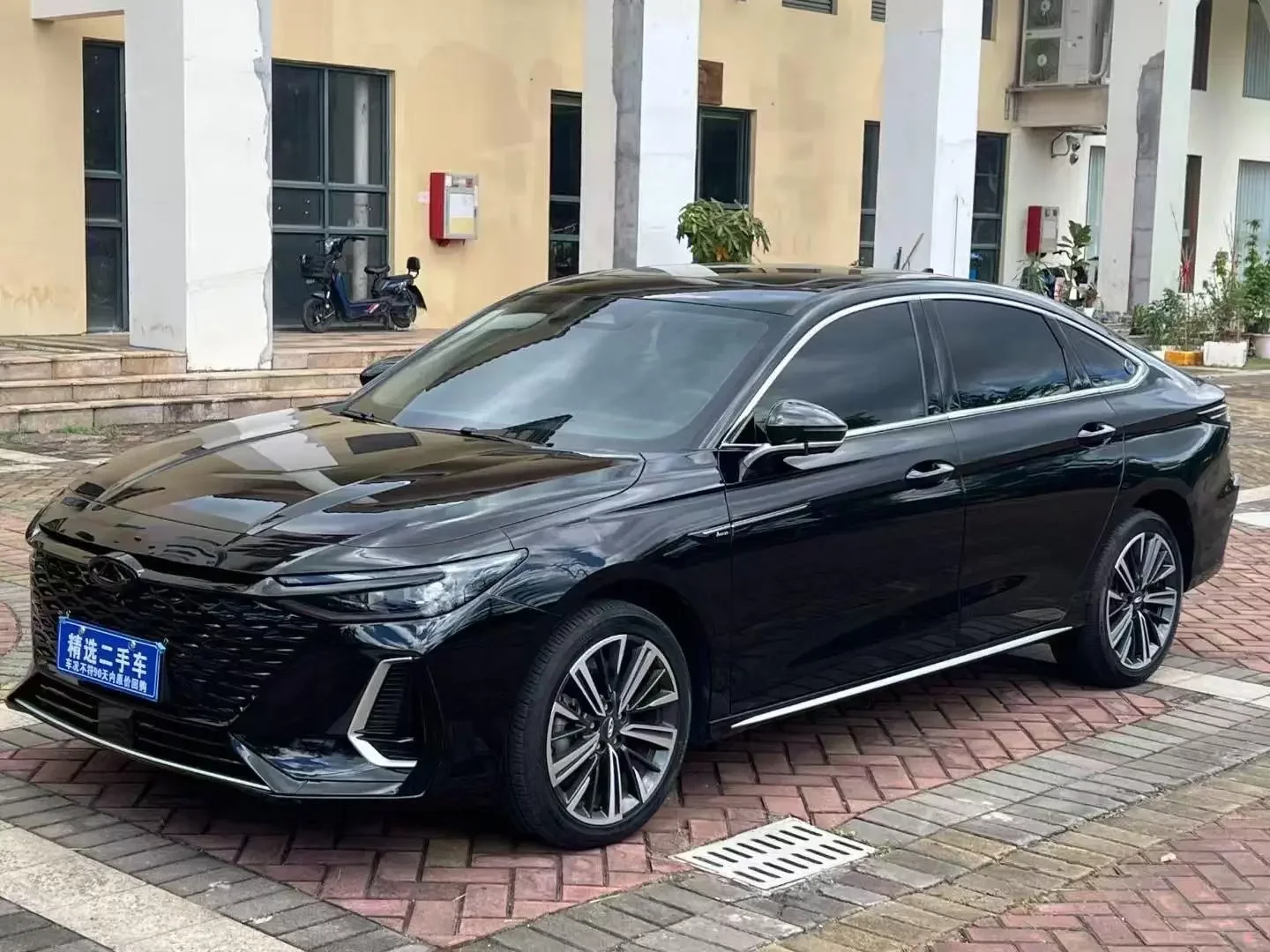 Chery Arrizo 8