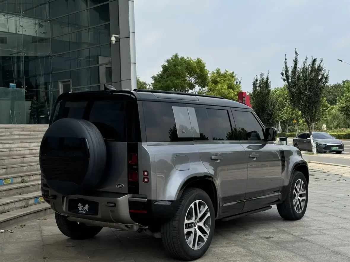 Land Rover guard