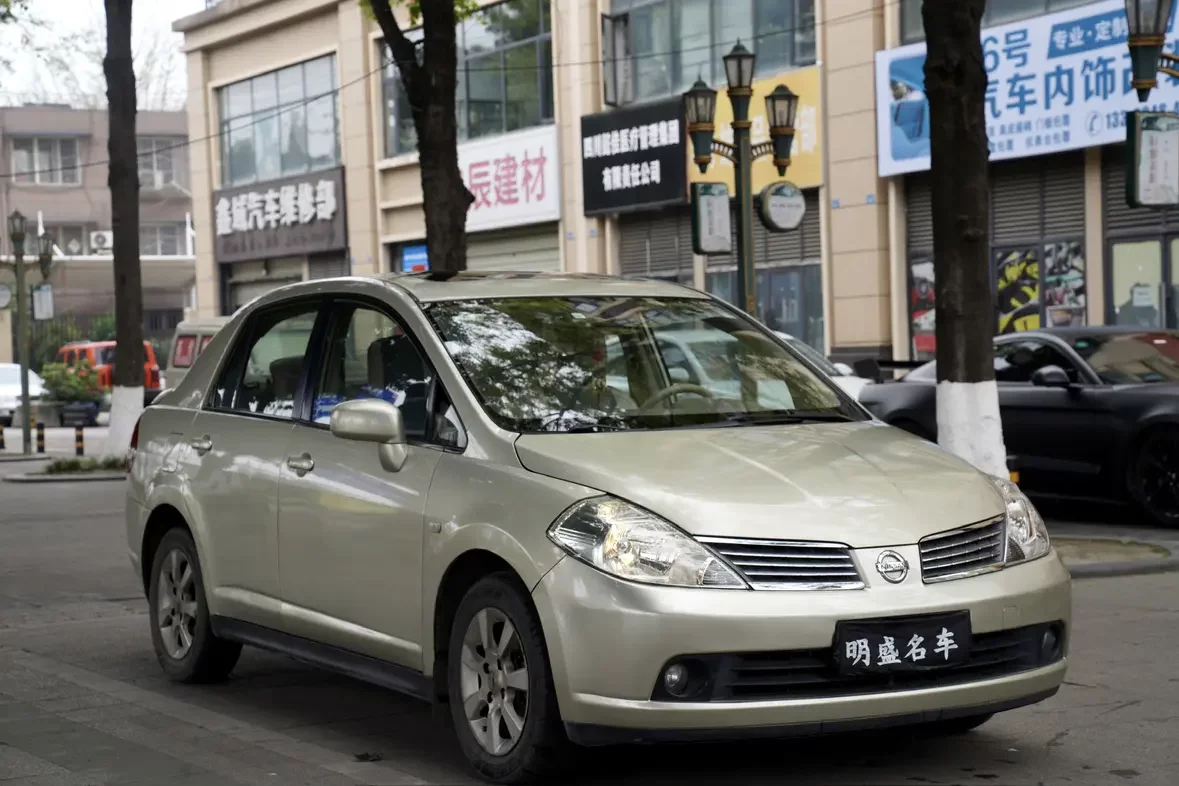 Nissan Tiida