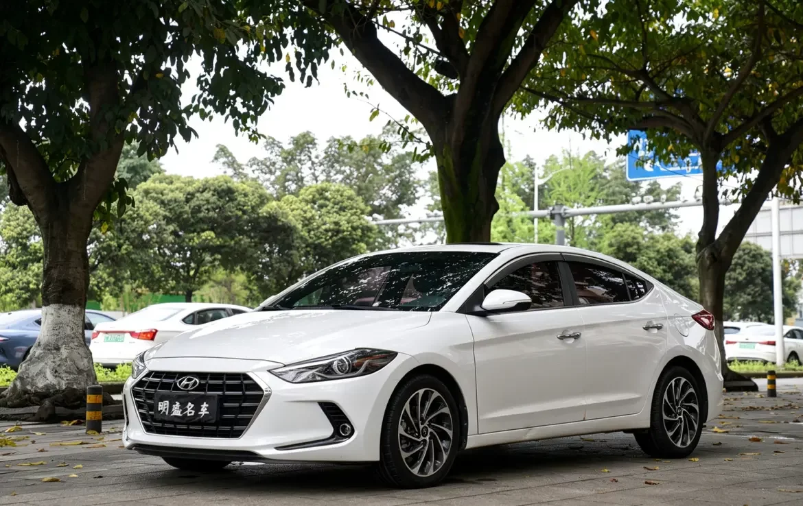 Hyundai Elantra Lingdong