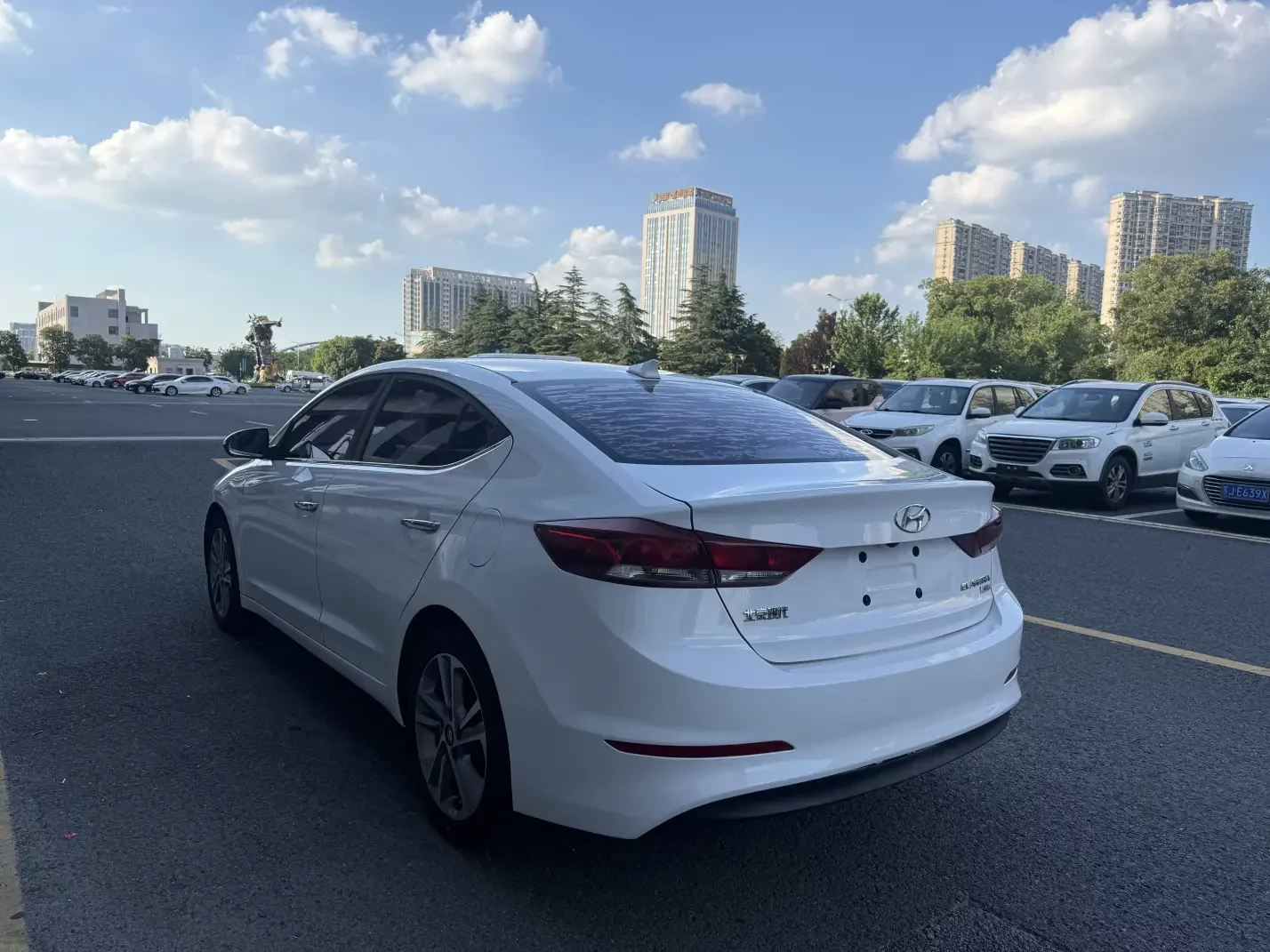 Hyundai Elantra Lingdong