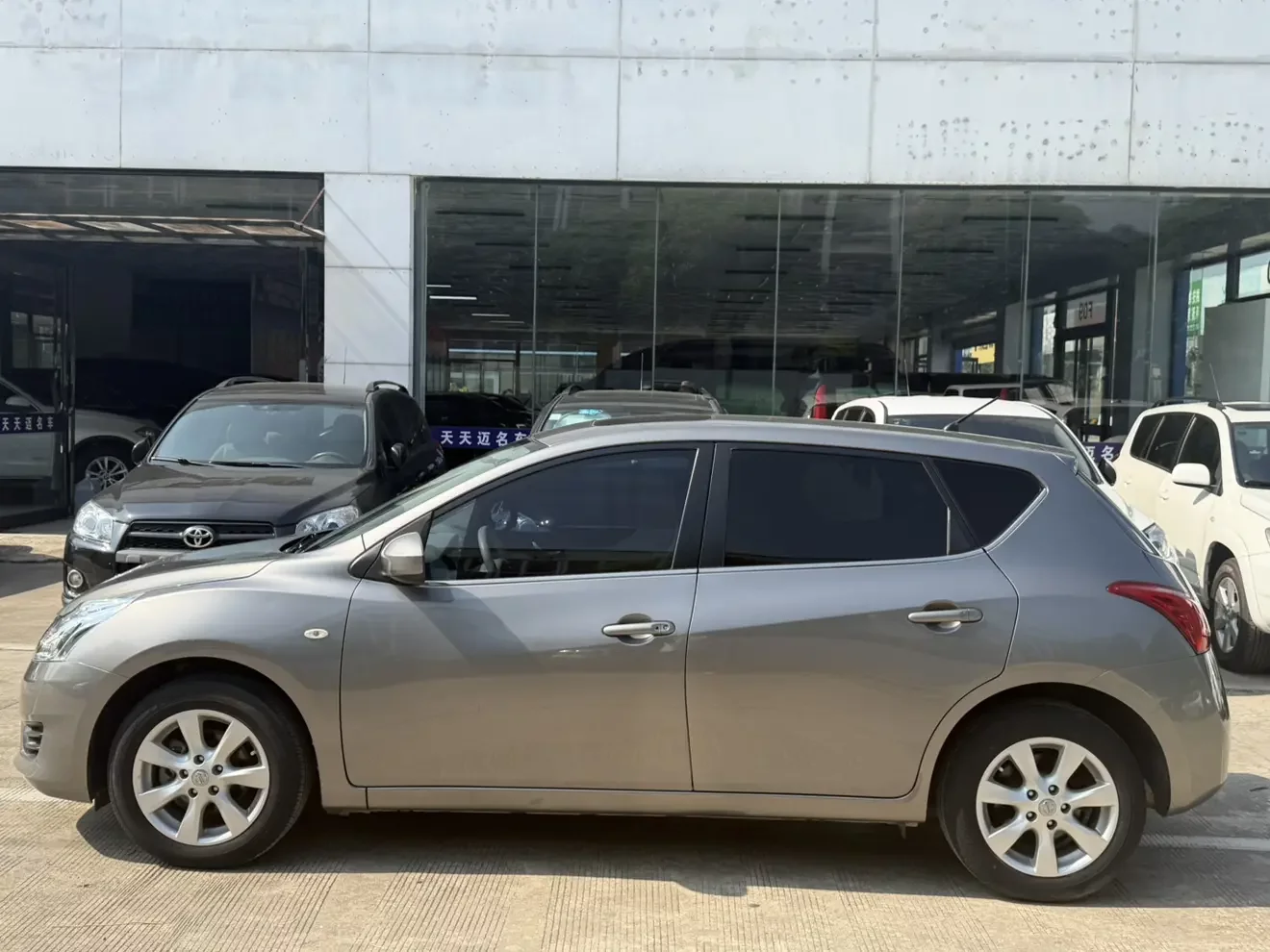 Nissan Tiida