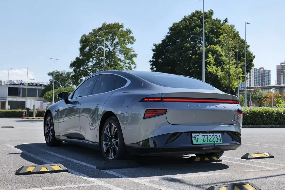 XPeng P7