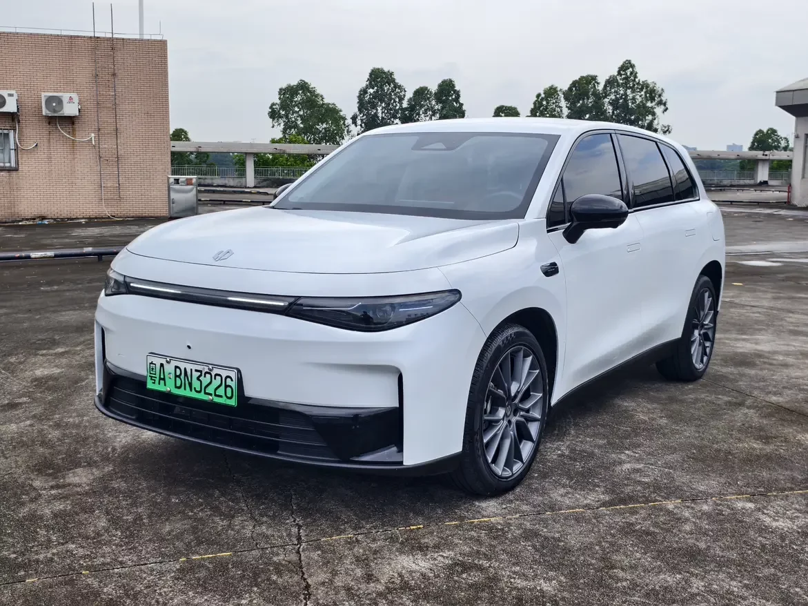 Leapmotor C10