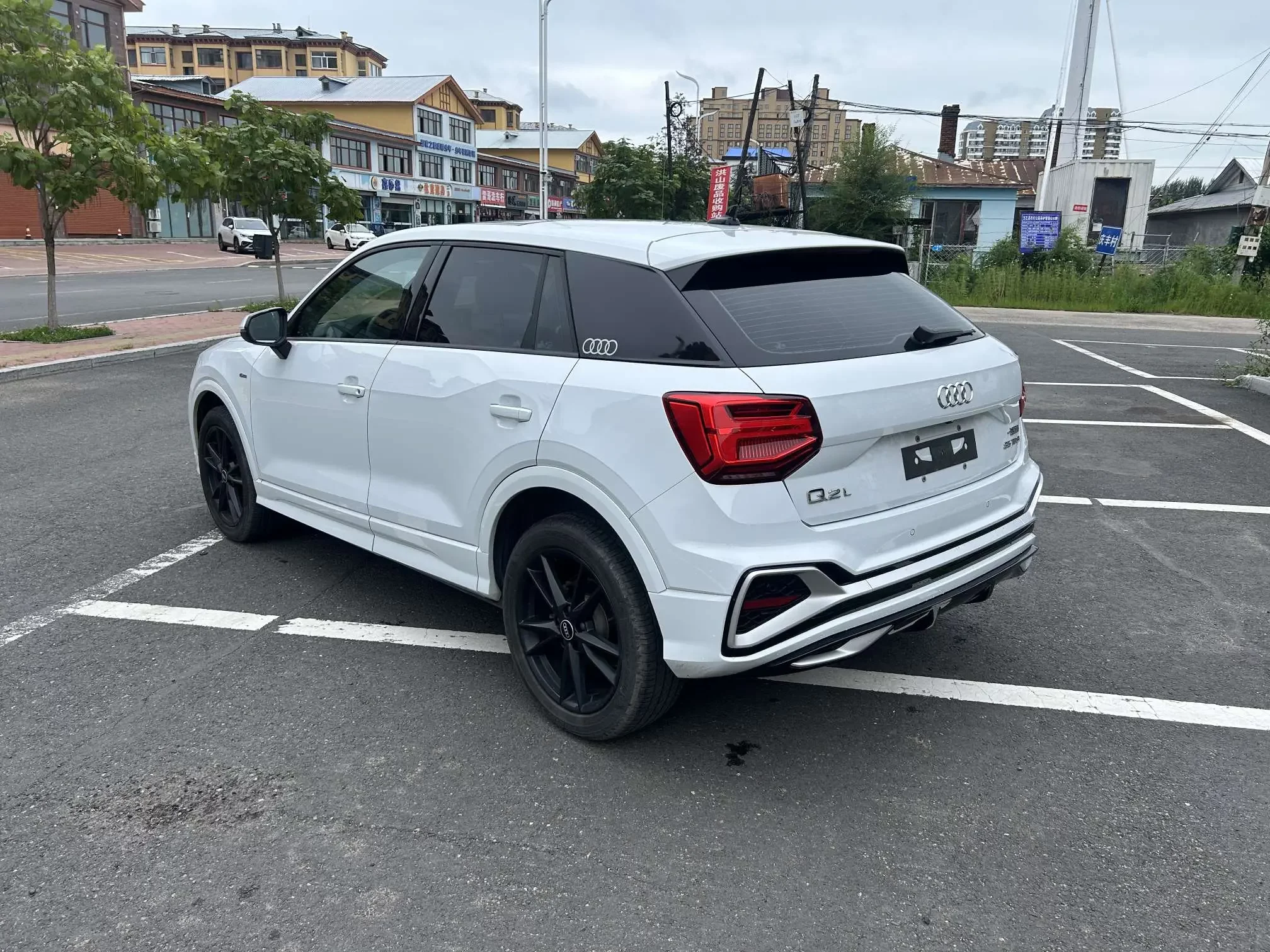 Audi Q2L