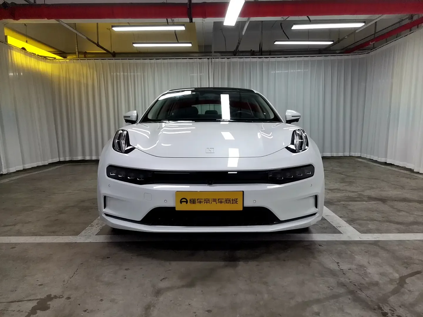 ZEEKR 001