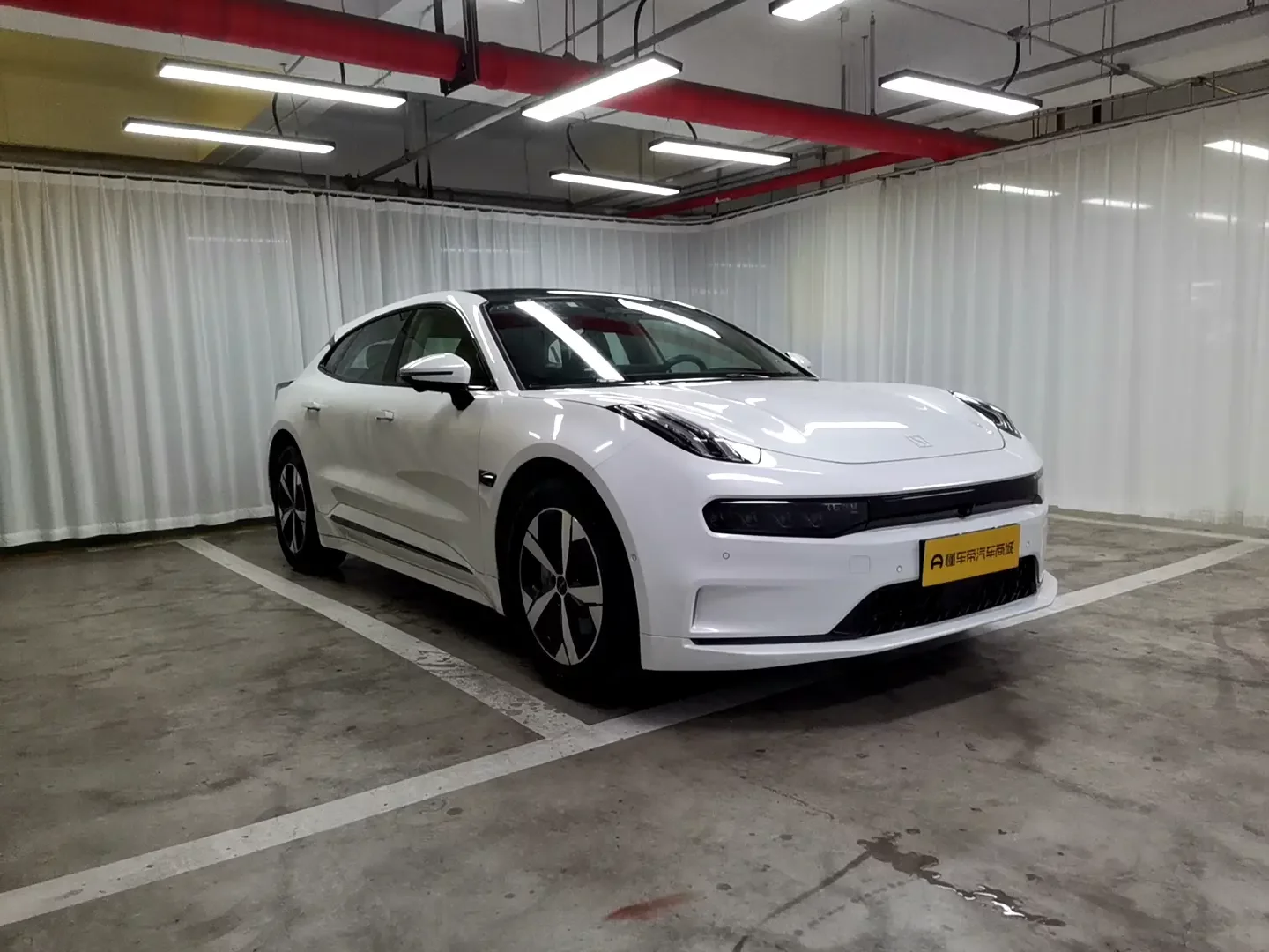 ZEEKR 001