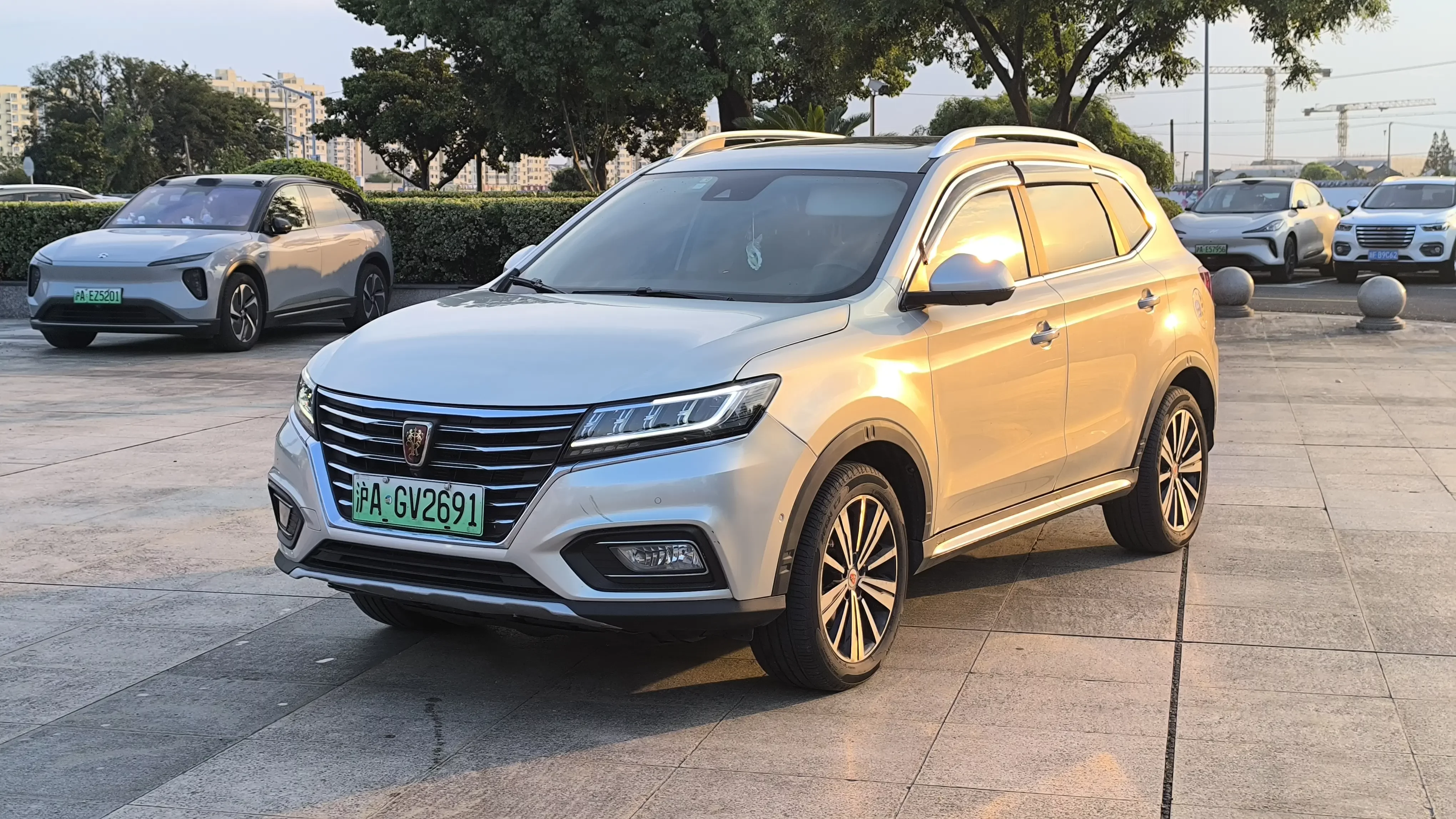Roewe eRX5