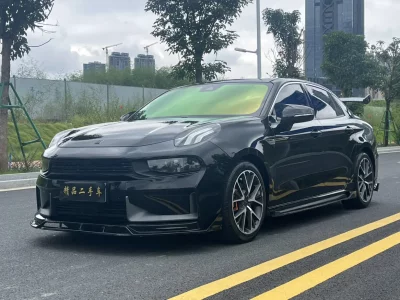Lynk & Co 03