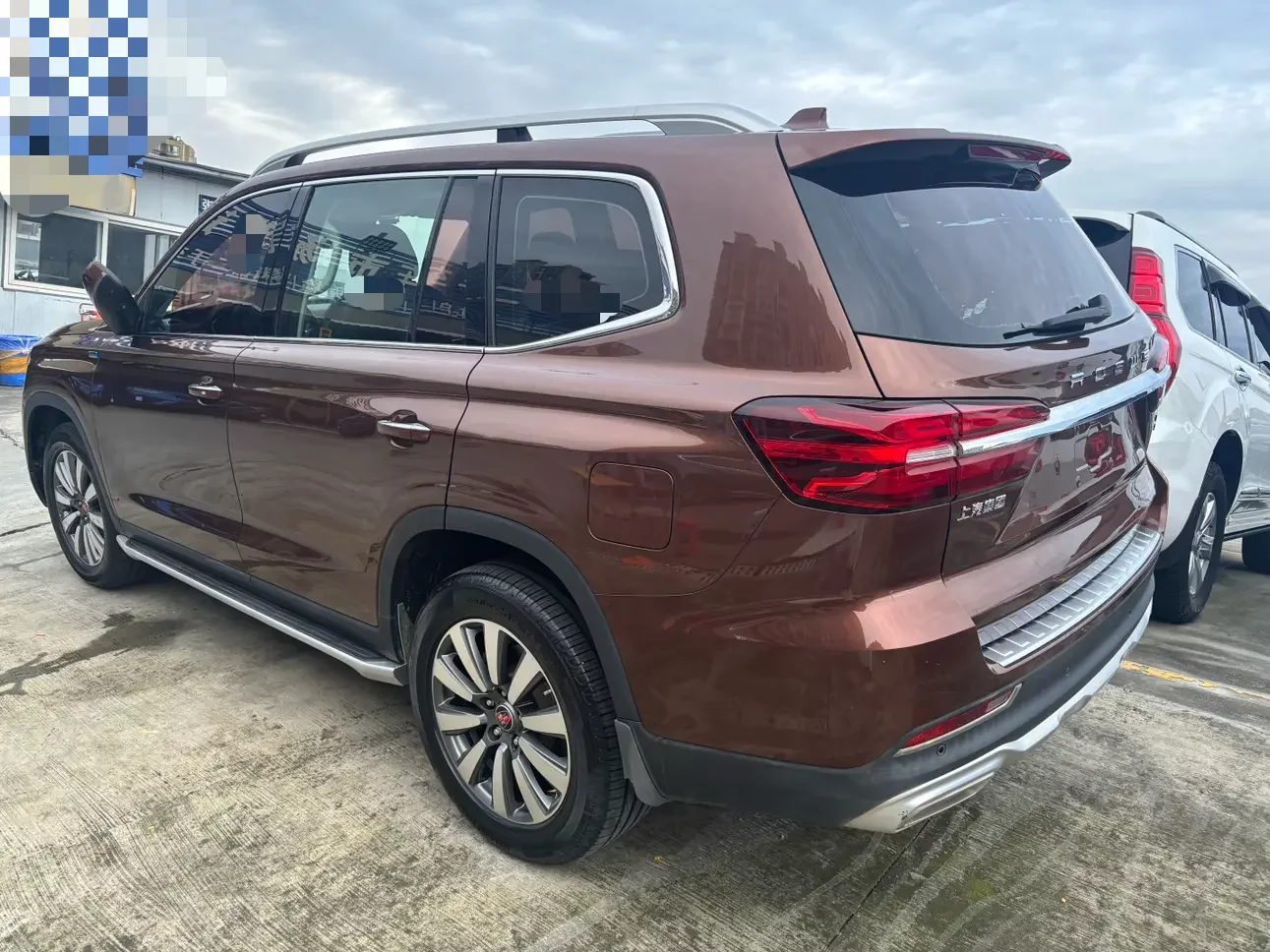Roewe RX8