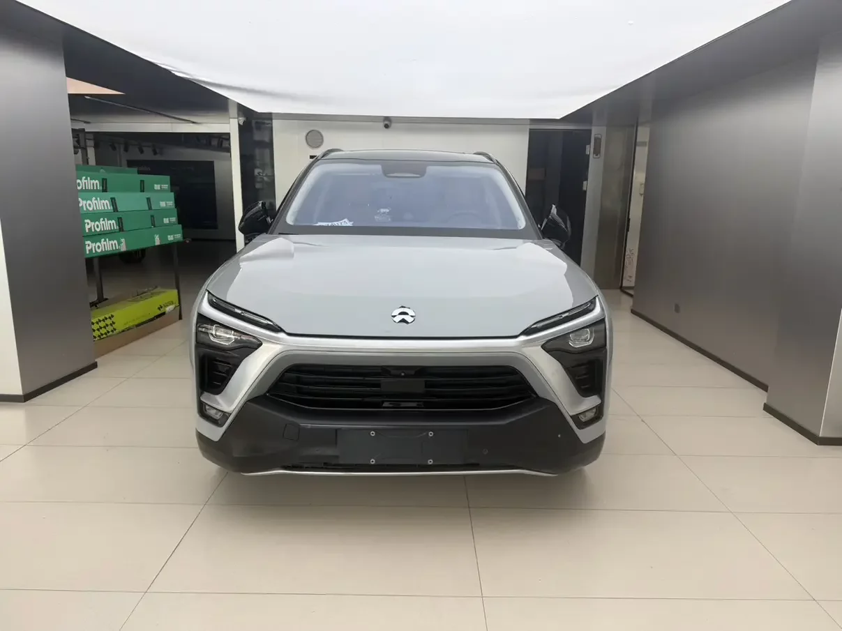 NIO ES8
