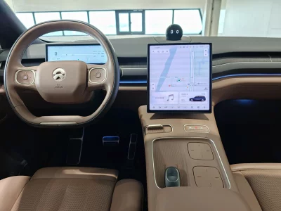 NIO ES8